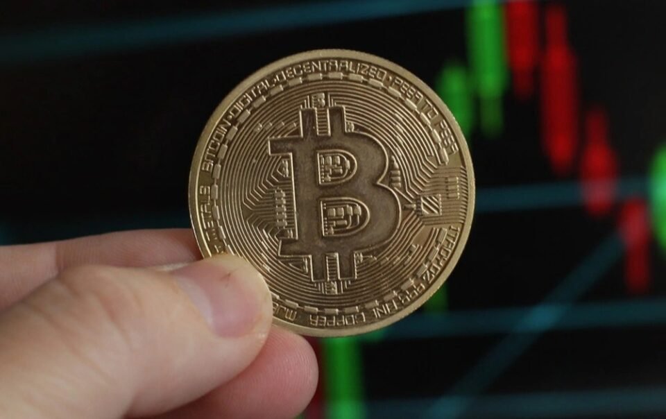 gia-bitcoin-hom-nay-2912.2025:-btc-bat-dong,-chuan-bi-cho-ky-tang-gia?