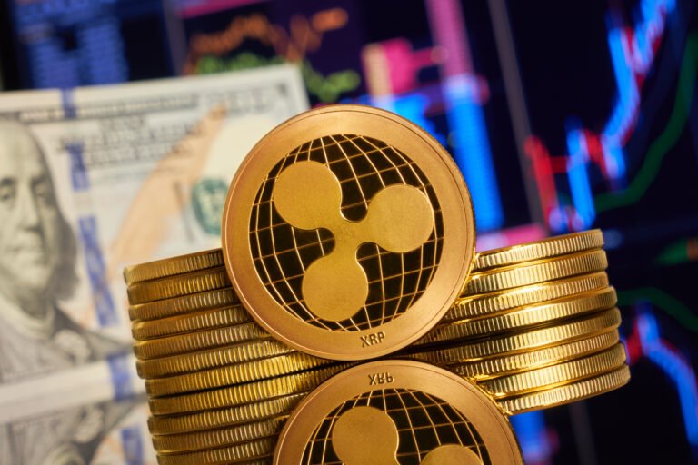 analyst-says-xrp-price-on-the-verge-of-bearish-breakdown
