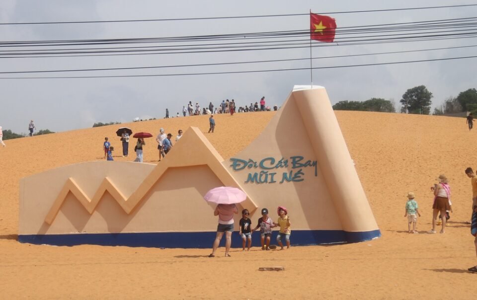 mui-ne-quyet-xu-ly-nghiem-xay-dung-trai-phep,-lan-chiem-dat-cong