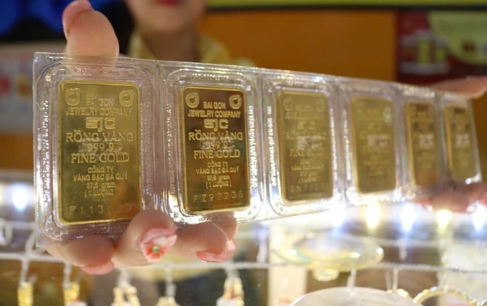 mua-ban-vang-mieng-voi-to-chuc-khong-giay-phep-co-the-bi-phat-toi-20-trieu-dong