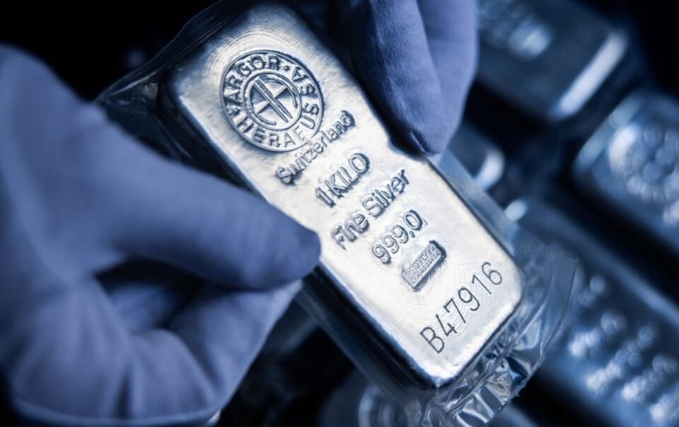 dieu-gi-quyet-dinh-gia-bac?