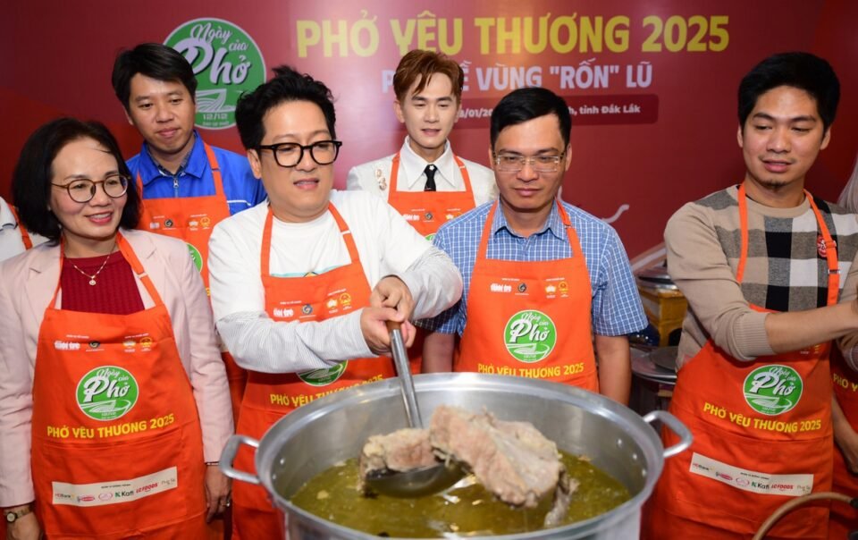 mang-pho-yeu-thuong-den-vung-ron-lu