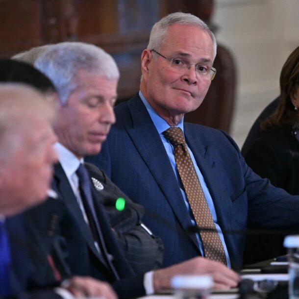 tap-doan-dau-khi-exxon-mobil-noi-‘khong-the-dau-tu’-vao-venezuela,-ong-trump-noi-gian