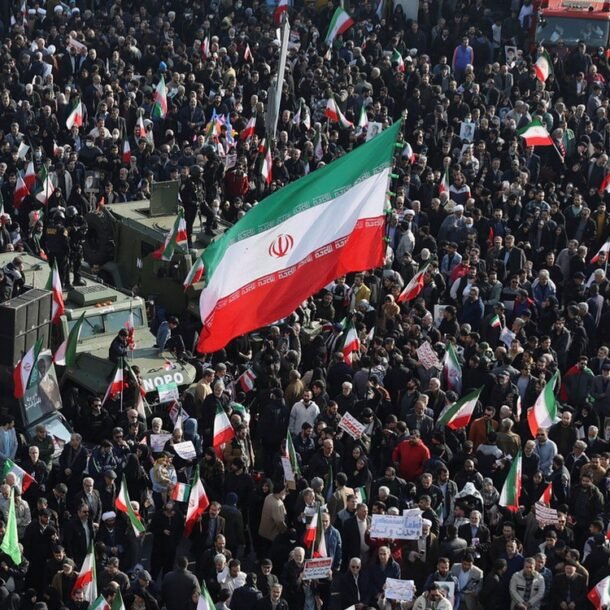 nghi-van-cac-video-va-hinh-anh-bieu-tinh-iran-la-san-pham-ai:-thuc-hu-ra-sao?