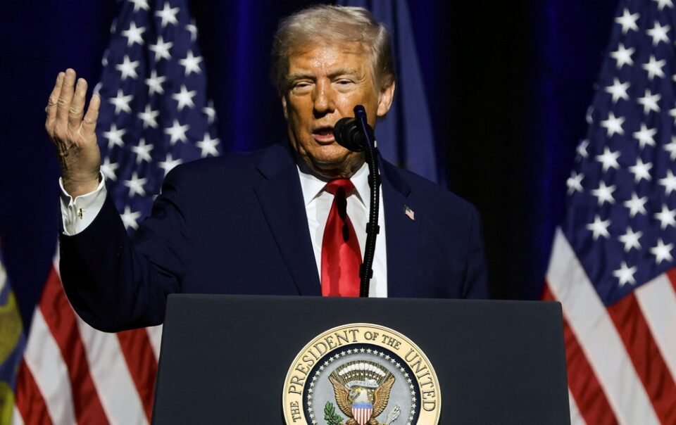 ong-trump-doa-tuoc-quoc-tich-nguoi-nhap-cu-pham-toi-lua-dao