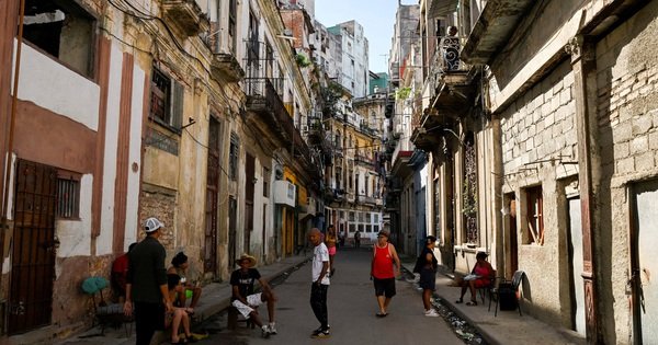 my-gui-h&agrave;ng-cuu-tro-cuba-3-th&aacute;ng-sau-b&atilde;o