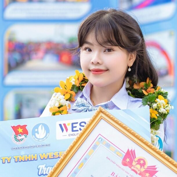 nu-thu-linh-sinh-vien-me-don-ca-tai-tu