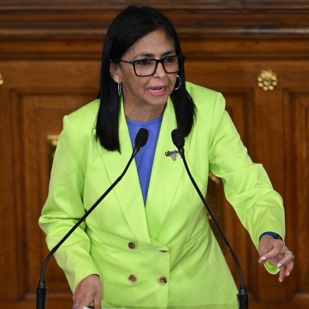 tong-thong-lam-thoi-venezuela-noi-khong-so-doi-dau-ngoai-giao-voi-my