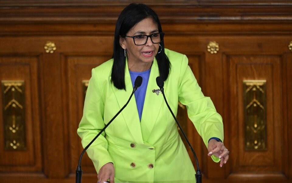 tong-thong-lam-thoi-venezuela-noi-khong-so-doi-dau-ngoai-giao-voi-my