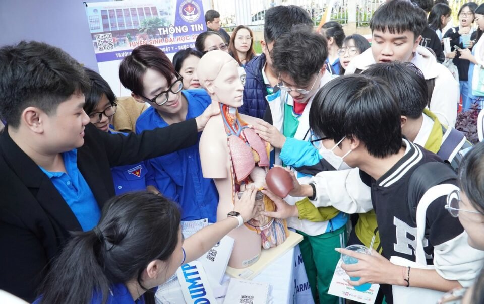 hoc-gi-de-4-–-5-nam-nua-khong-loi-thoi?