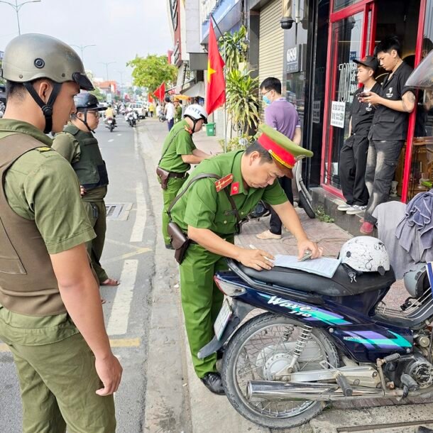 tp.hcm-manh-tay-lap-lai-trat-tu-via-he,-nhieu-noi-da-thong-thoang