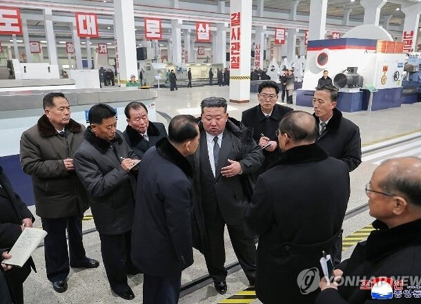 ong-kim-jong-un-cach-chuc-pho-thu-tuong-trieu-tien-giua-chuyen-thi-sat