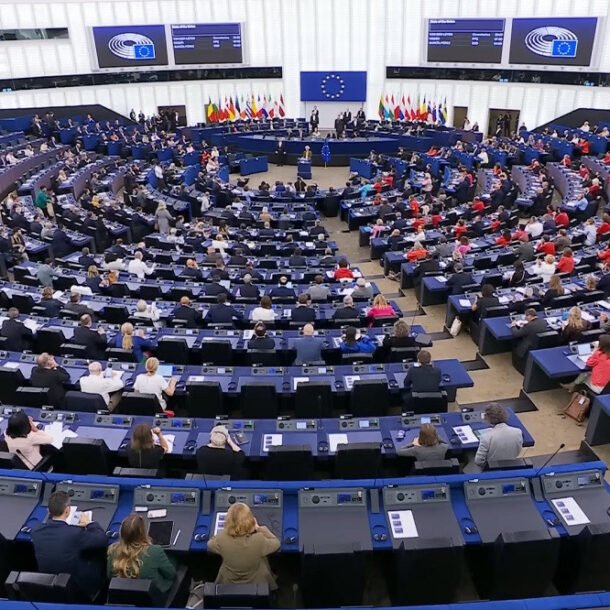 chau-au-se-doi-pho-don-thue-moi-cua-ong-trump-nhu-the-nao?