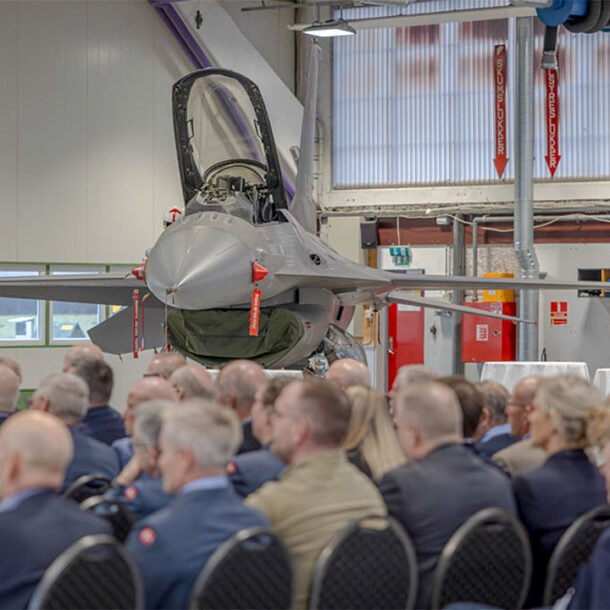 dan-mach-loai-bien-f-16-sau-gan-nua-the-ky-van-hanh