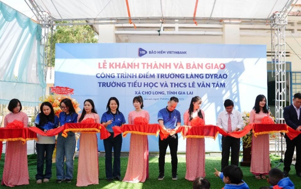 vbi-tai-tro-diem-truong-moi-cho-hoc-sinh-cho-long,-gia-lai