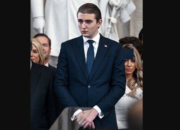 con-trai-ut-cua-ong-trump-cuu-mang-mot-nguoi-phu-nu-o-anh