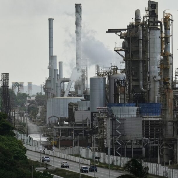 quan-chuc-my-tiet-lo-muc-gia-washington-cho-phep-venezuela-ban-dau-cho-bac-kinh