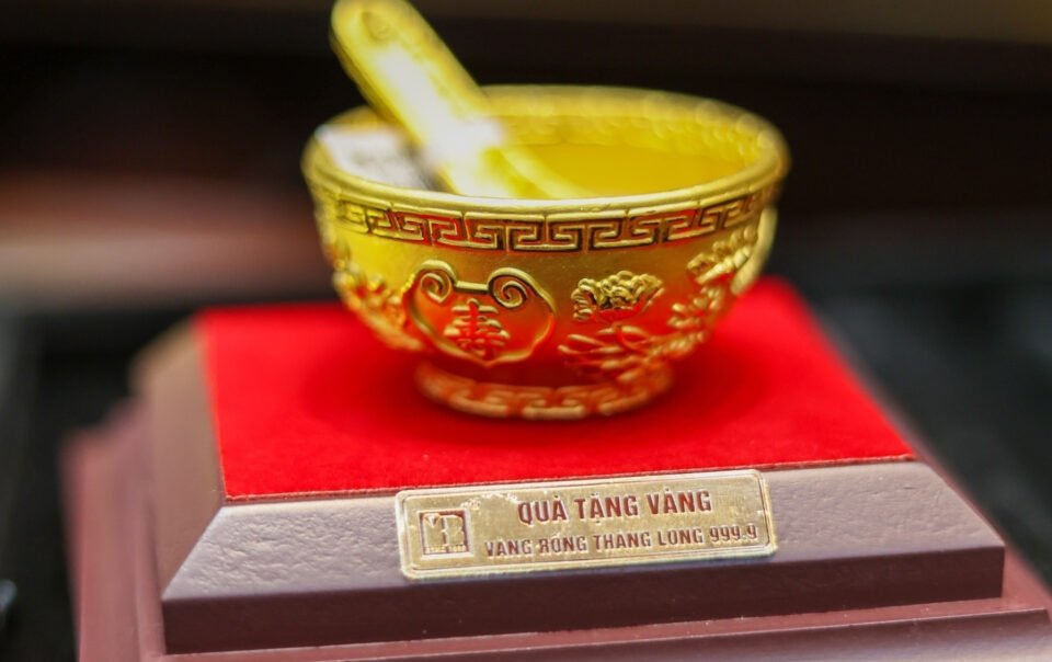 gia-vang-hom-nay-27/1/2026-lap-dinh-moi,-vang-mieng-sjc-dat-177-trieu-dong