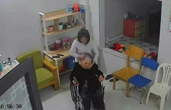 con-ac-mong-nguoi-giup-viec-luong-11-trieu-danh-cu-ba-82-tuoi