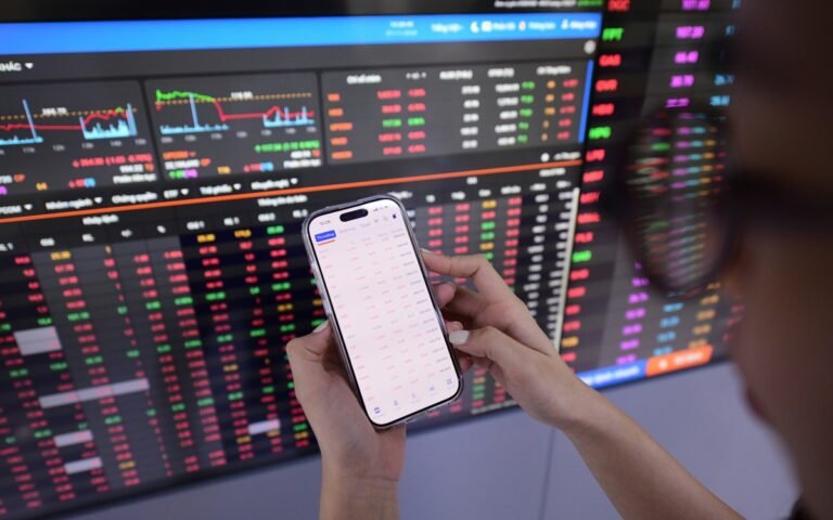 chung-khoan-28-1:-vn-index-co-the-hoi-nhe,-chua-phai-vung-hap-dan-de-giai-ngan