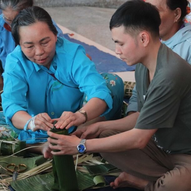 benh-nhan-thich-thu-goi-banh-tet,-chup-anh,-don-tet-som-tai-benh-vien
