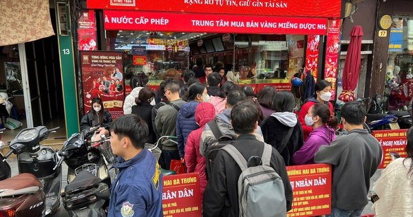 bat-chap-v&agrave;ng,-bac-tang-soc,-nguoi-d&acirc;n-&ugrave;n-&ugrave;n-do-di-mua