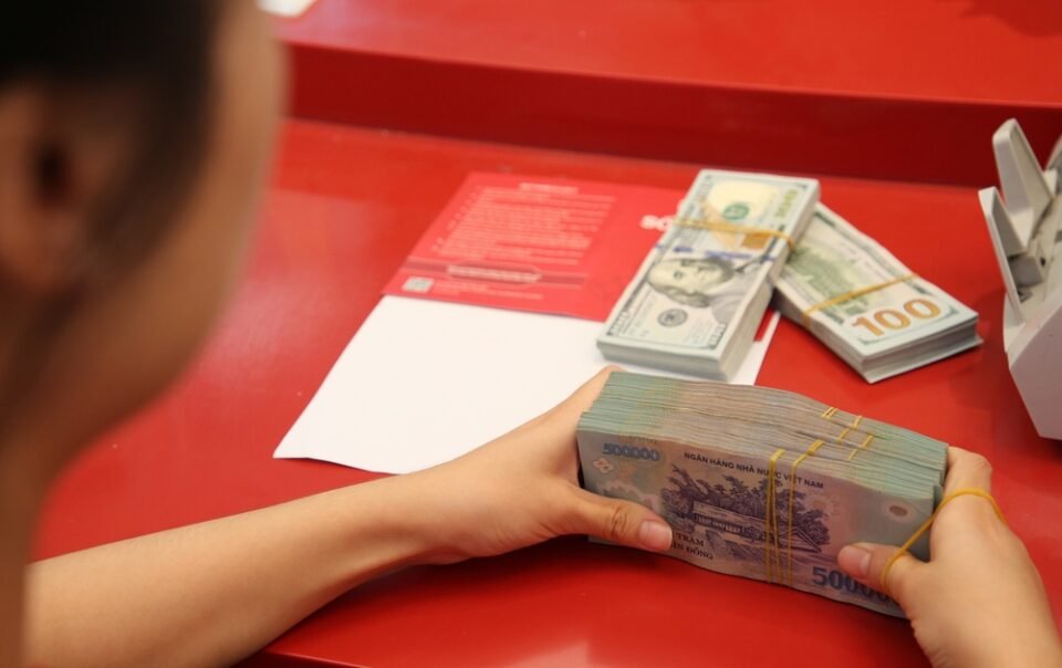 gia-usd-hom-nay-22.2026:-ngan-hang-bien-dong-trai-chieu