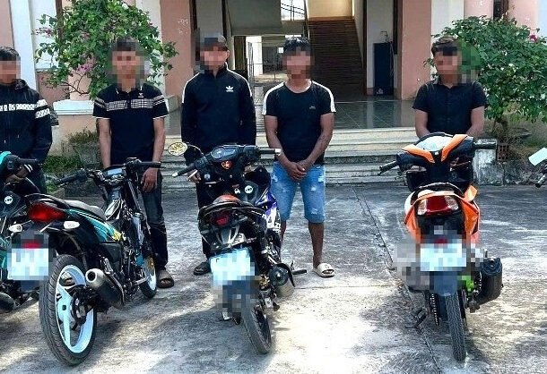 chay-xe-vao-dam-cuoi-de-ne-csgt:-nhung-nguoi-vi-pham-bi-phat-hon-100-trieu-dong