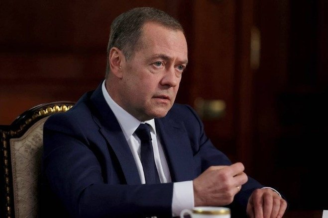 nga-bac-tin-muon-gianh-quyen-kiem-soat-greenland