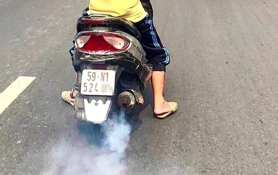 chuan-bi-kiem-tra-khi-thai-xe-may:-dung-doi-‘xe-cung’-xa-khoi-moi-lo