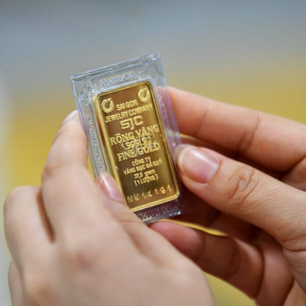 thuong-tet-bang-vang-hoac-hien-vat-co-phai-dong-thue-thu-nhap-ca-nhan-khong?