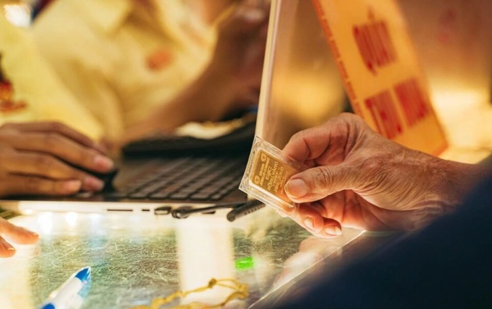 muon-vang-nhieu-nam-truoc,-nay-gia-vang-tang-gap-3-lan,-tra-tien-theo-gia-luc-muon-duoc-khong?