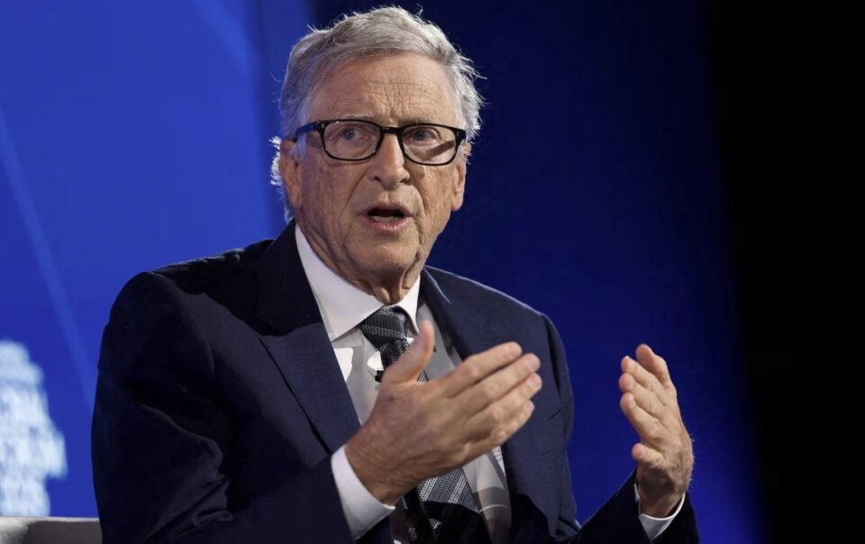 bill-gates-hoi-han-ve-‘moi-giay-phut’-o-canh-epstein