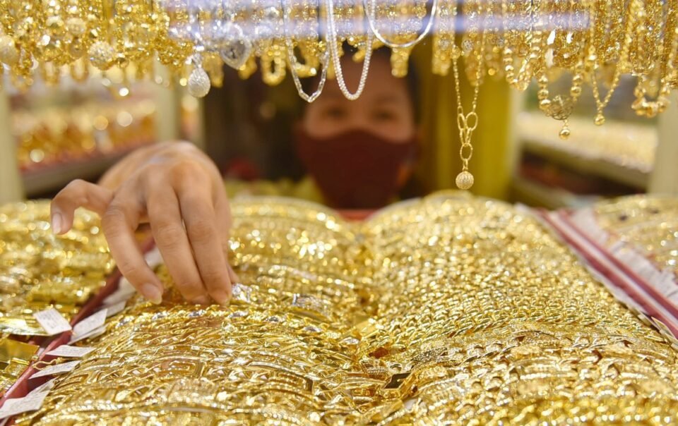 gia-vang-the-gioi-huong-den-nguong-5.100-usd/ounce