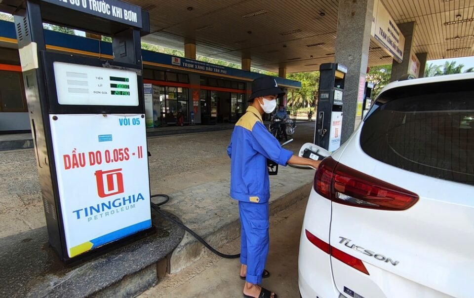 gia-xang-dau-hom-nay-62.2026:-the-gioi-lao-doc,-trong-nuoc-tang