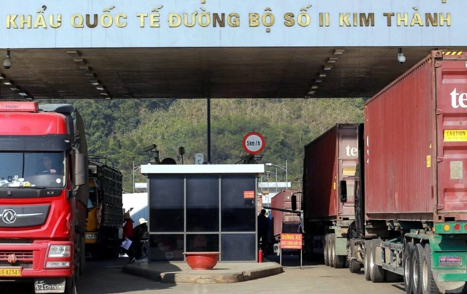 hoan-ap-dung-nghi-dinh-46-ve-an-toan-thuc-pham-den-15-4:-hang-hoa-thong-quan-binh-thuong-tro-lai