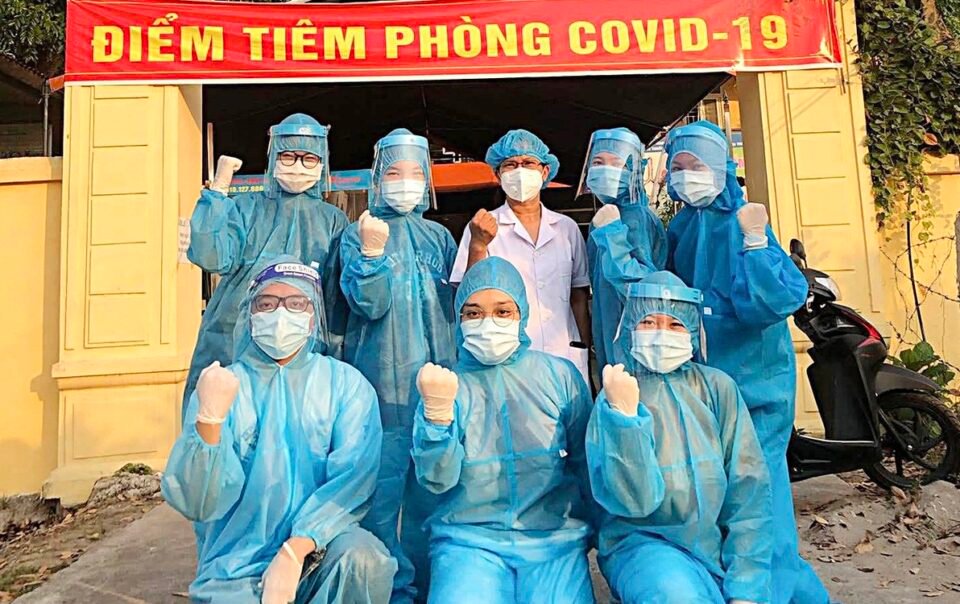 sinh-vien-quoc-te-chon-giang-duong-viet-nam-–-ky-cuoi:-den-hoc-roi-men-viet-nam-nhu-que-huong-thu-2