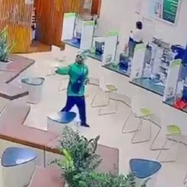 thu-4-khau-sung-khi-bat-2-nghi-pham-cuop-ngan-hang-o-gia-lai