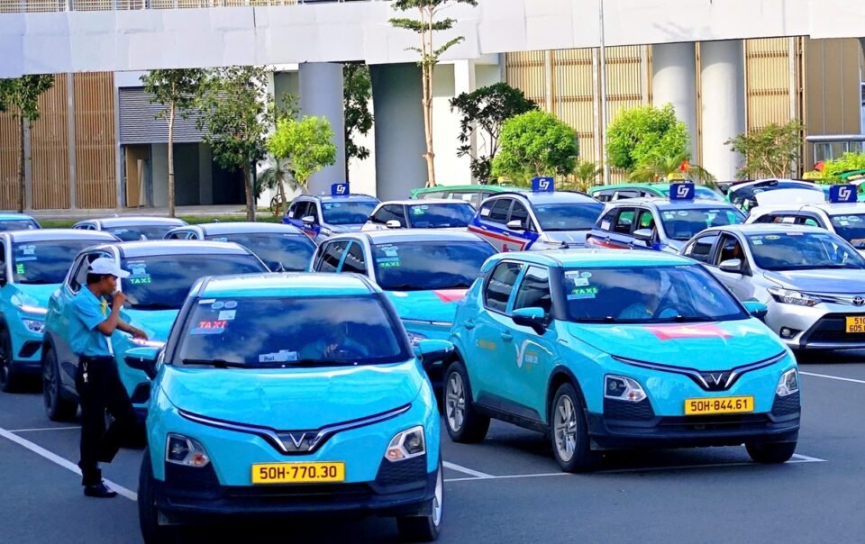 hang-thuong-cao,-tai-xe-xe-cong-nghe-van-chua-ung-vi-‘chay-tet-ap-luc-qua’