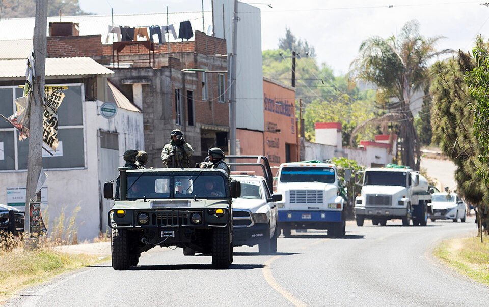 mexico-huy-dong-gan-10.000-binh-si-de-doi-pho-bang-dang