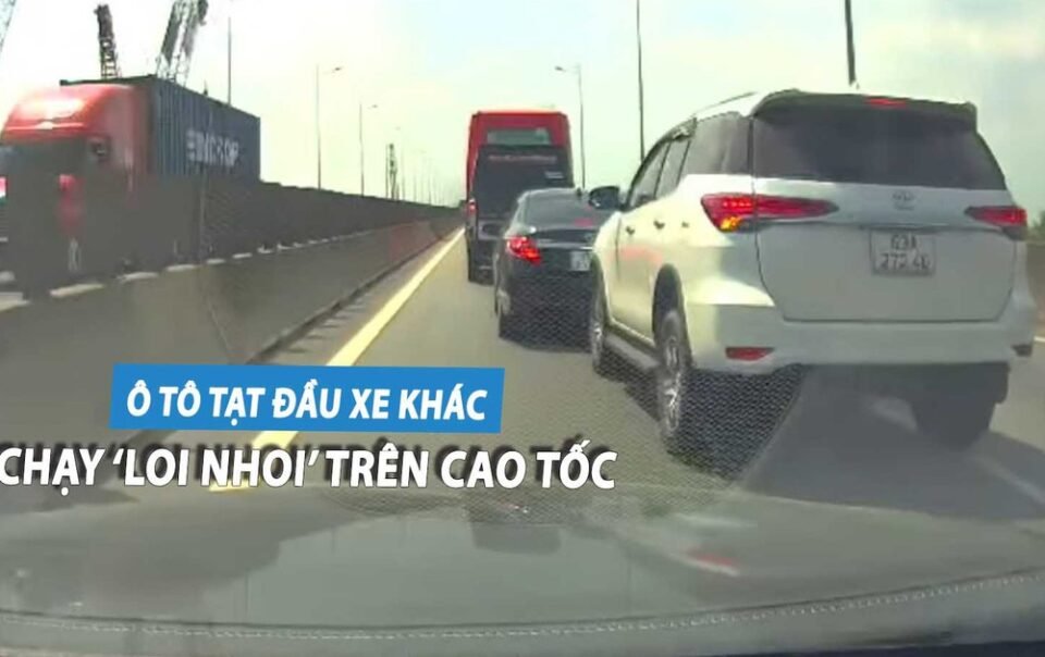 phan-no-o-to-chay-‘loi-nhoi’,-lien-tuc-chuyen-lan-au-tren-cao-toc