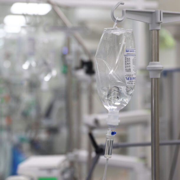 cap-cuu-do-uong-thuoc-cuong-duong-kem-thuoc-dau-tim