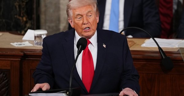 tong-thong-trump-dang-doc-th&ocirc;ng-diep-li&ecirc;n-bang