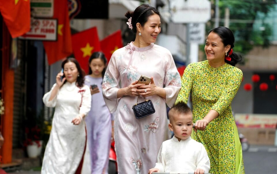 tet-binh-yen-va-day-hy-vong