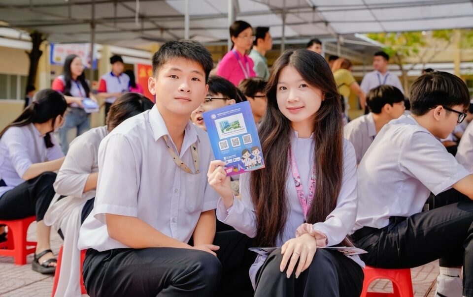 dai-hoc-y-duoc-can-tho-lan-dau-xet-khoi-c00,-d01