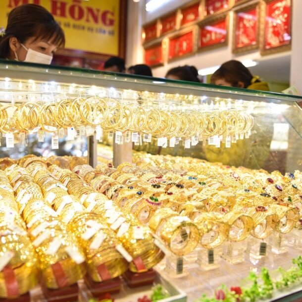gia-vang-bac-bien-dong-manh-truoc-ngay-than-tai