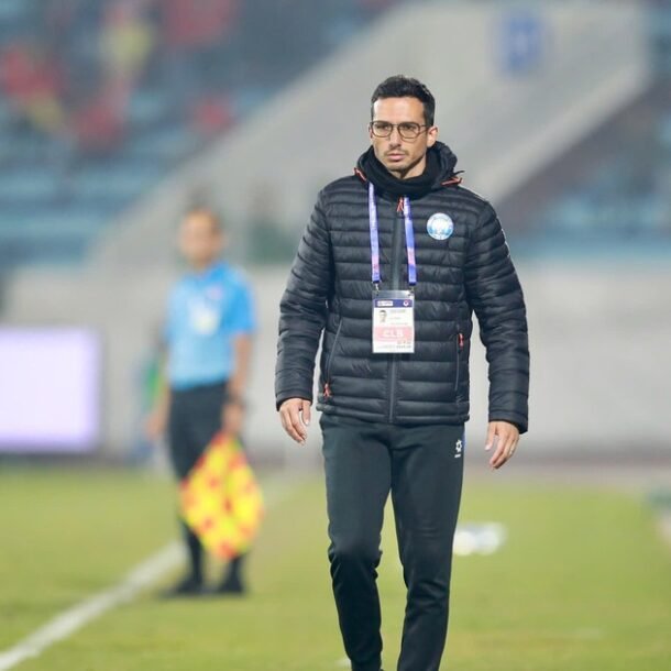 hlv-mauro-tu-chuc-vi-luc-bat-tong-tam,-gdkt-vu-hong-viet-tai-xuat-dan-dat-nam-dinh-dua-tru-hang