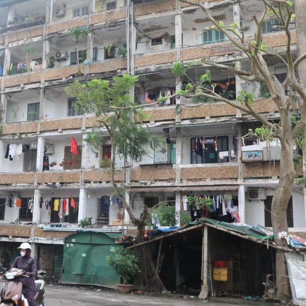 song-bat-an-trong-nhung-khu-chung-cu-cu