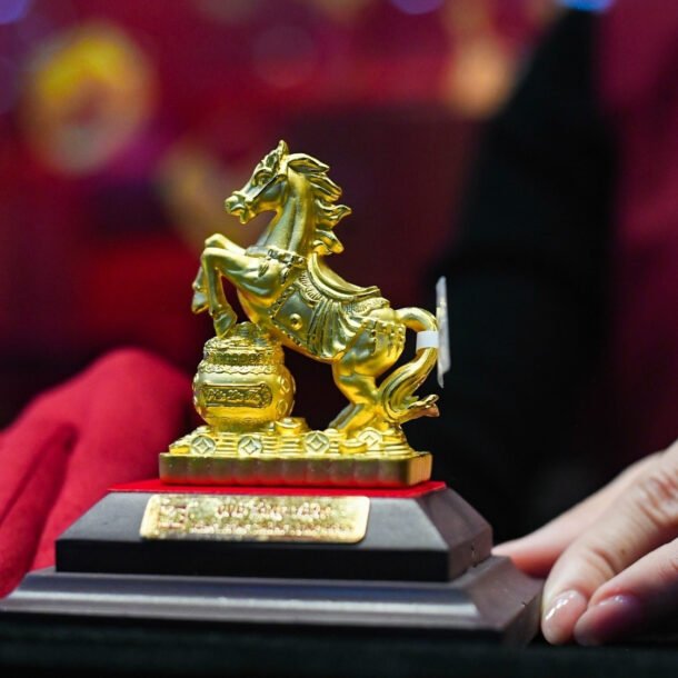 gia-vang-hom-nay-27/2/2026:-vang-mieng-sjc-184-trieu-dong/luong,-nhan-giam