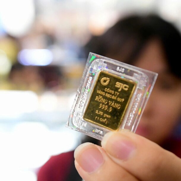 gia-vang-bac-giam-manh-trong-ngay-via-than-tai